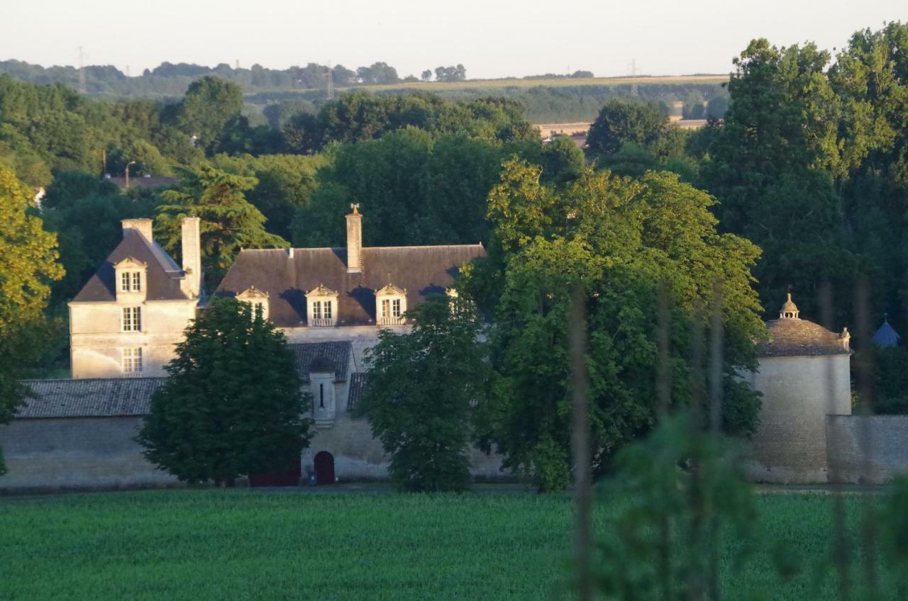 Au Grain D'Orge Villa Echire Exterior photo